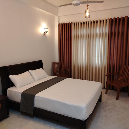 Diora Hotel 拉特纳普勒 外观 照片