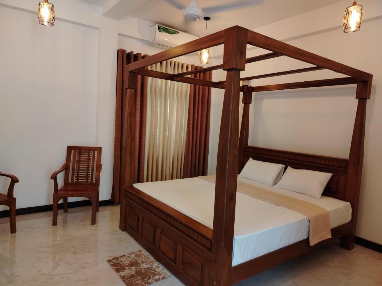 Diora Hotel 拉特纳普勒 外观 照片