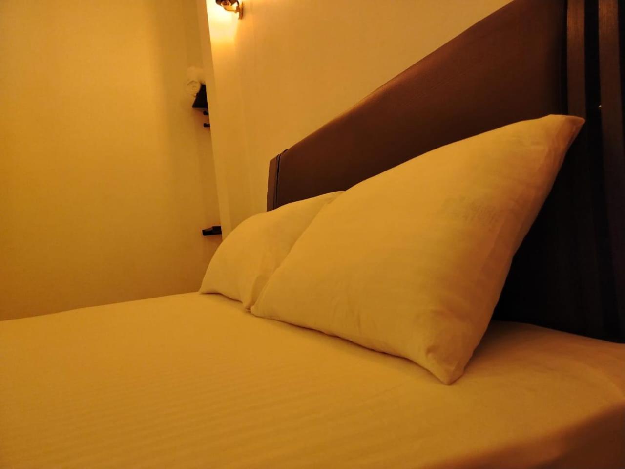 Diora Hotel 拉特纳普勒 外观 照片