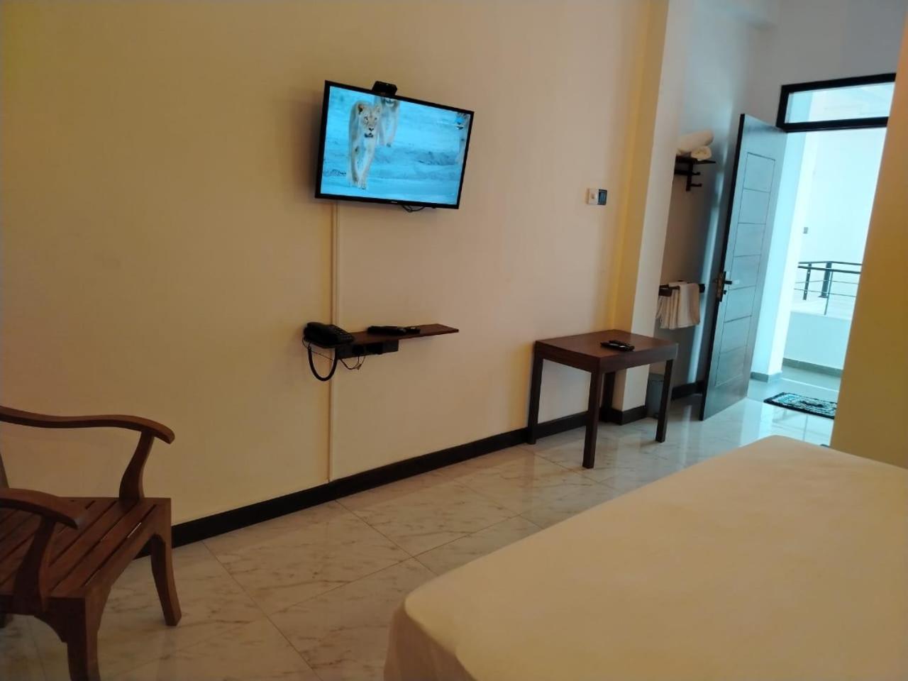 Diora Hotel 拉特纳普勒 外观 照片
