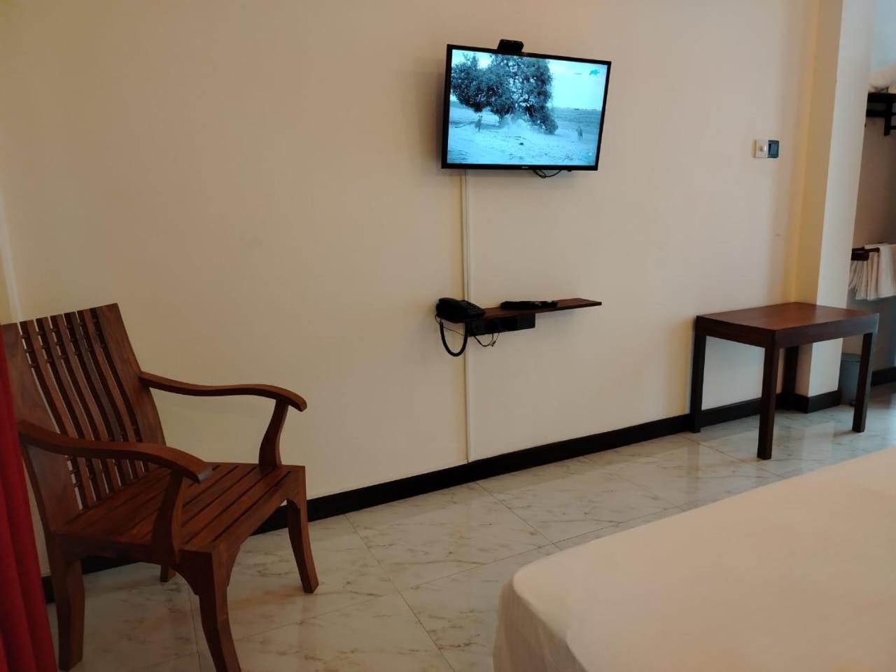 Diora Hotel 拉特纳普勒 外观 照片