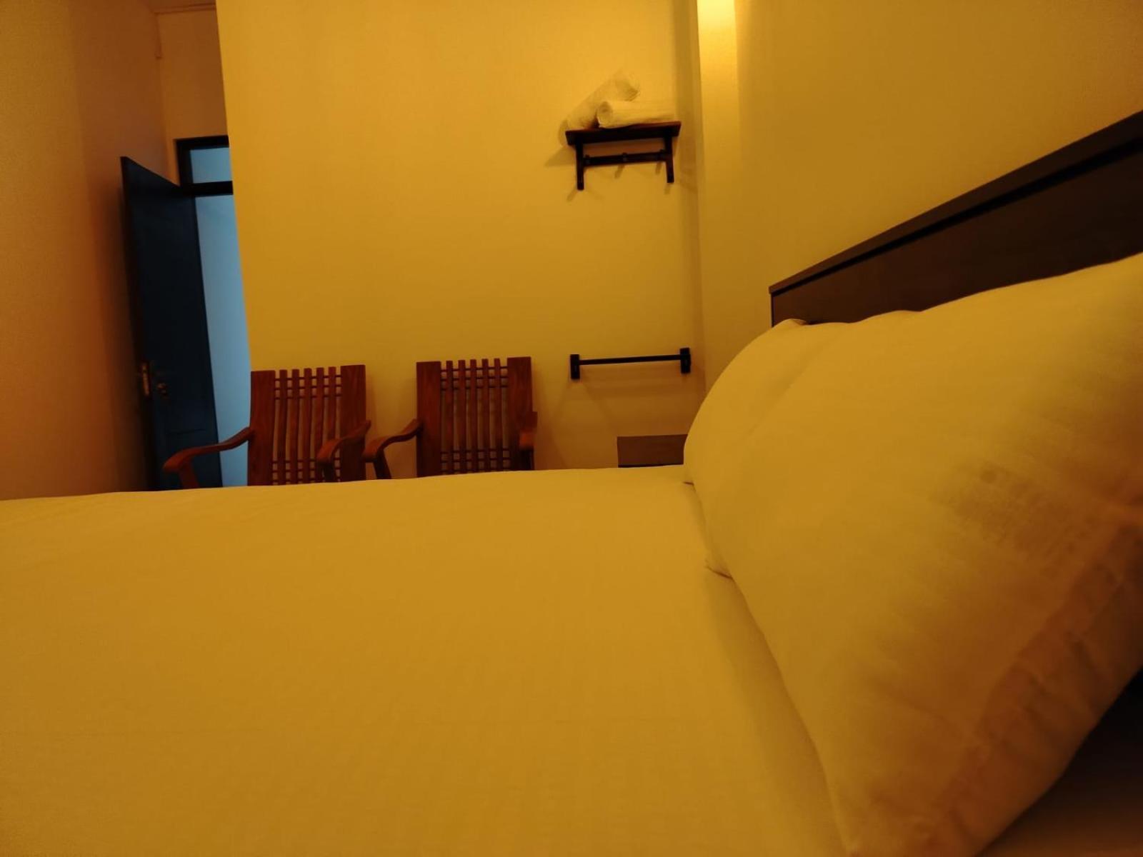 Diora Hotel 拉特纳普勒 外观 照片