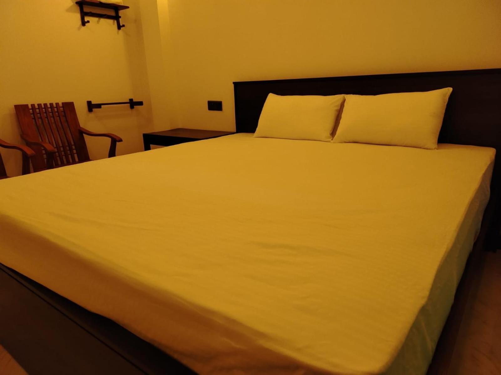 Diora Hotel 拉特纳普勒 外观 照片