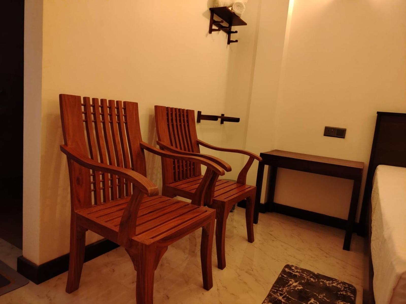Diora Hotel 拉特纳普勒 外观 照片