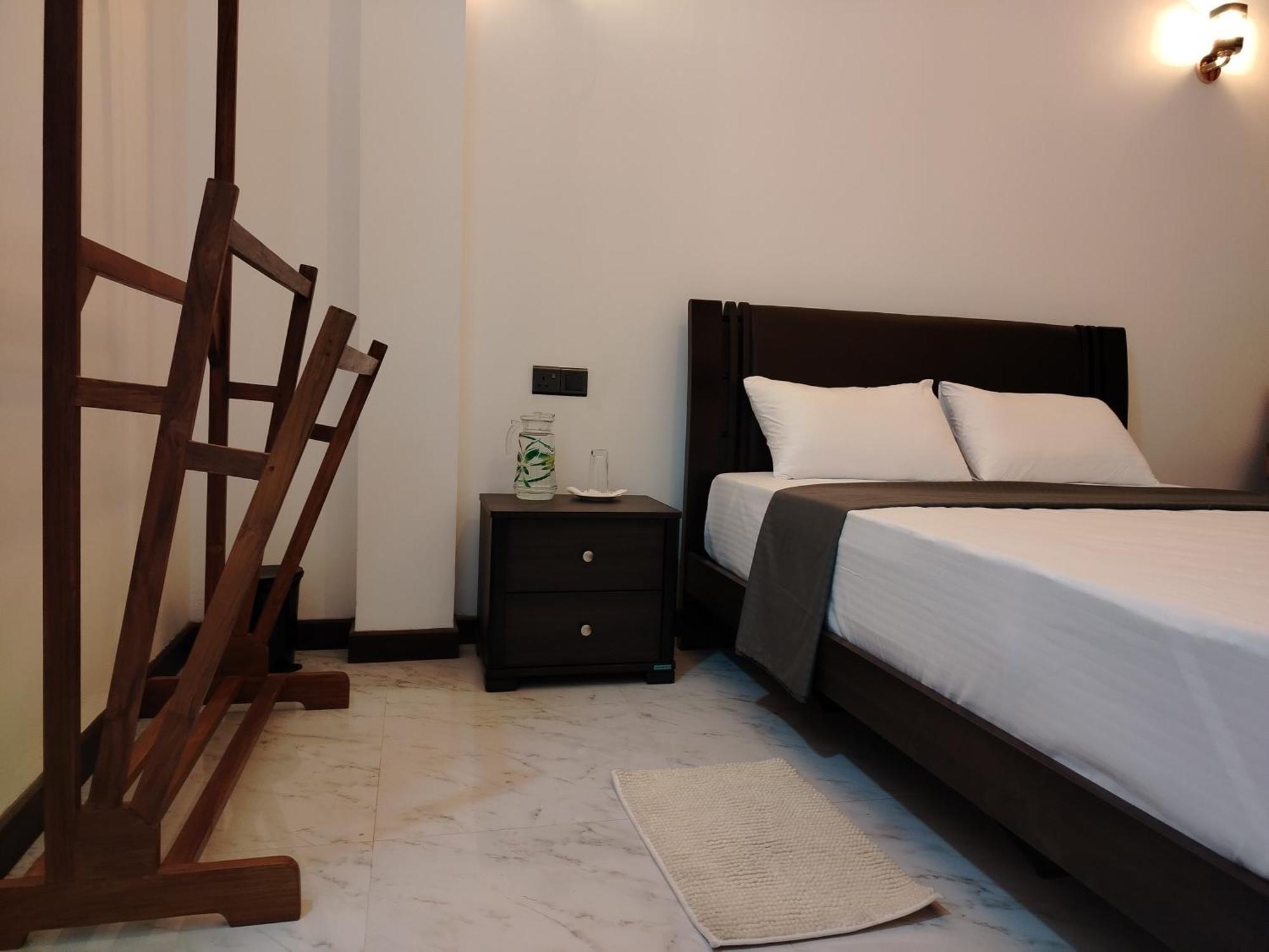Diora Hotel 拉特纳普勒 外观 照片