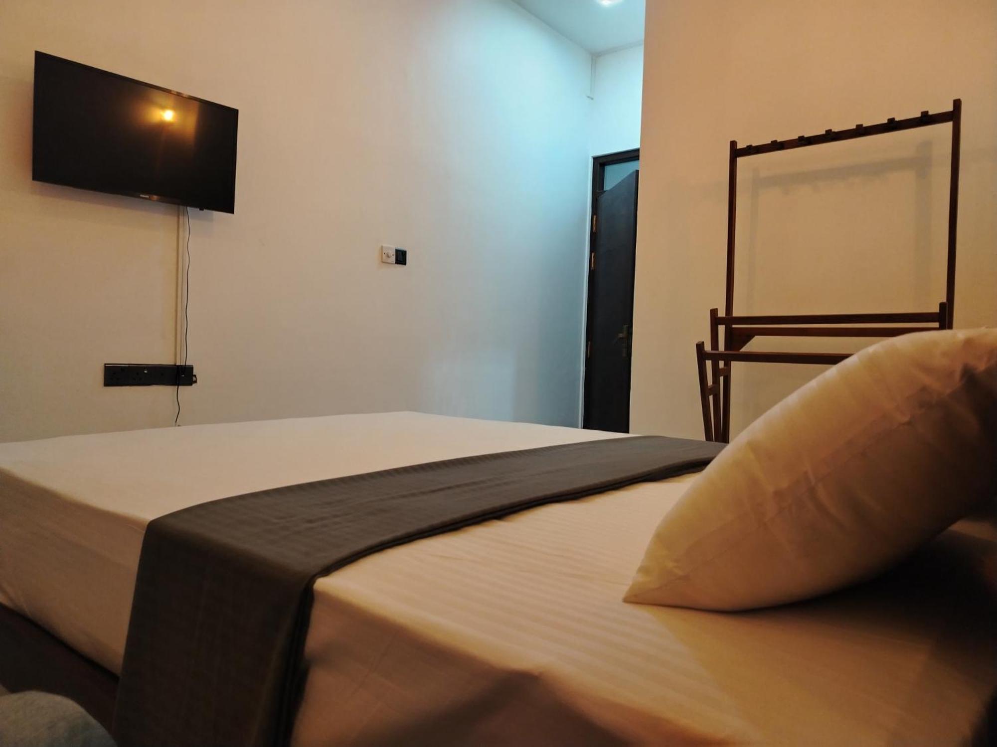 Diora Hotel 拉特纳普勒 客房 照片