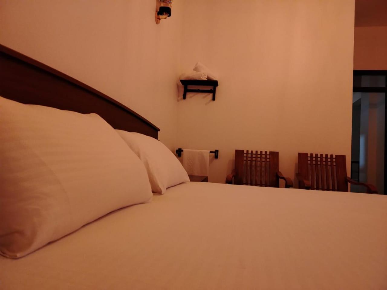 Diora Hotel 拉特纳普勒 外观 照片