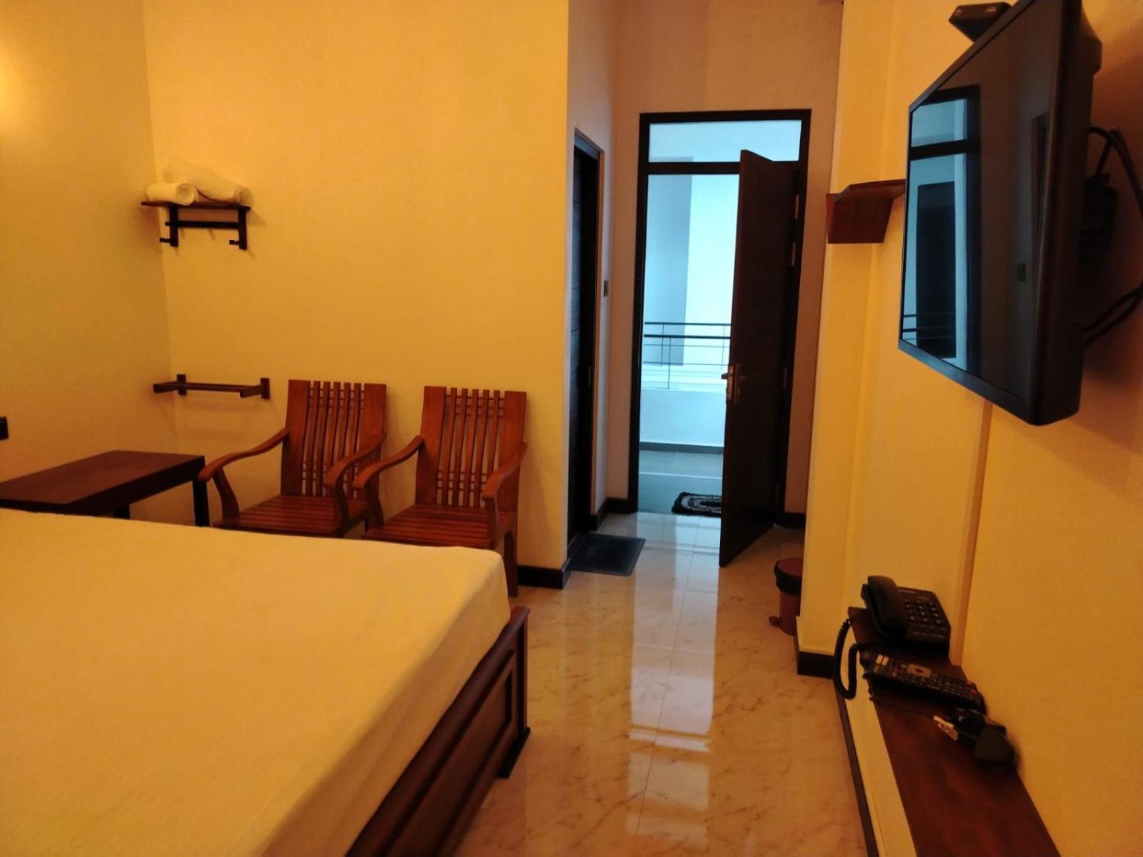 Diora Hotel 拉特纳普勒 外观 照片