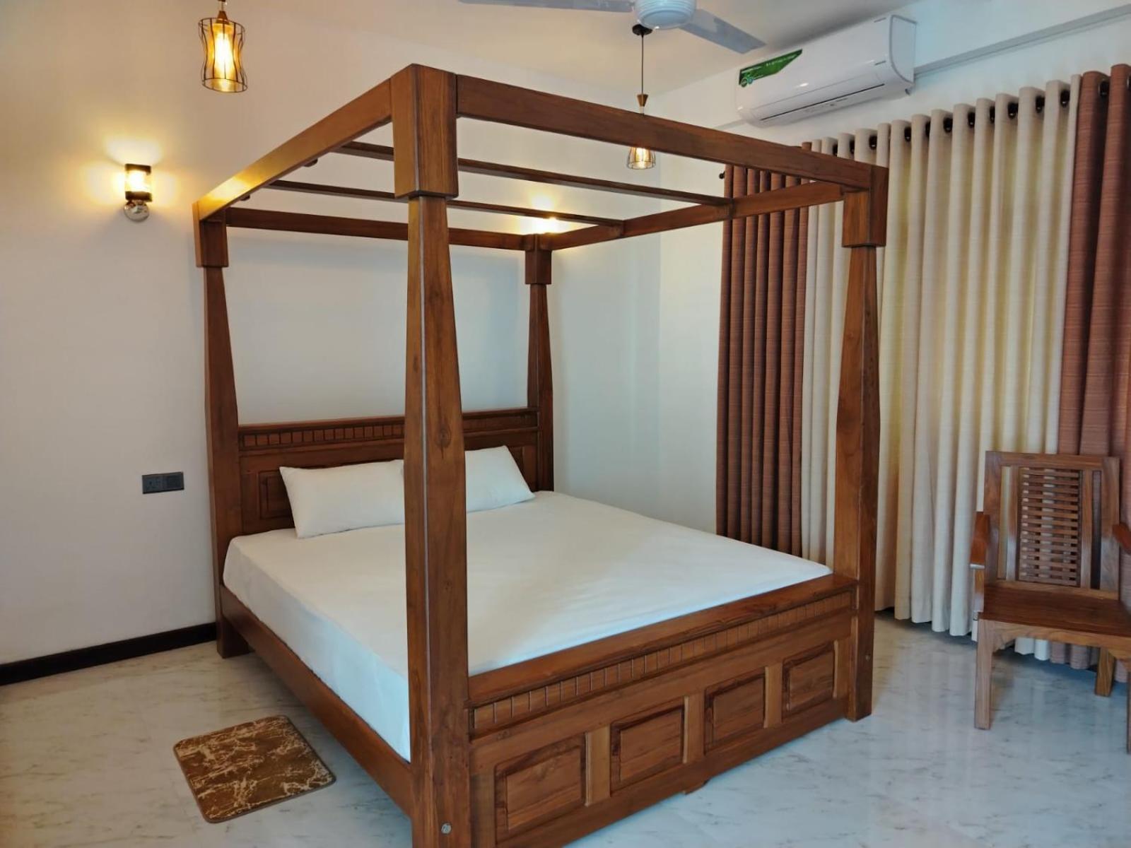 Diora Hotel 拉特纳普勒 外观 照片